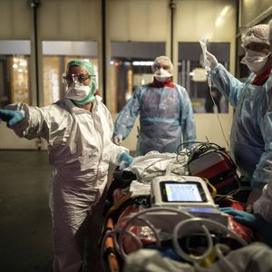 Les hôpitaux français ont enregistré 384 nouveaux décès liés au Covid-19 en l'espace de 24 heures, soit 74 de moins que la veille, a annoncé ce mercredi Santé Publique France.
