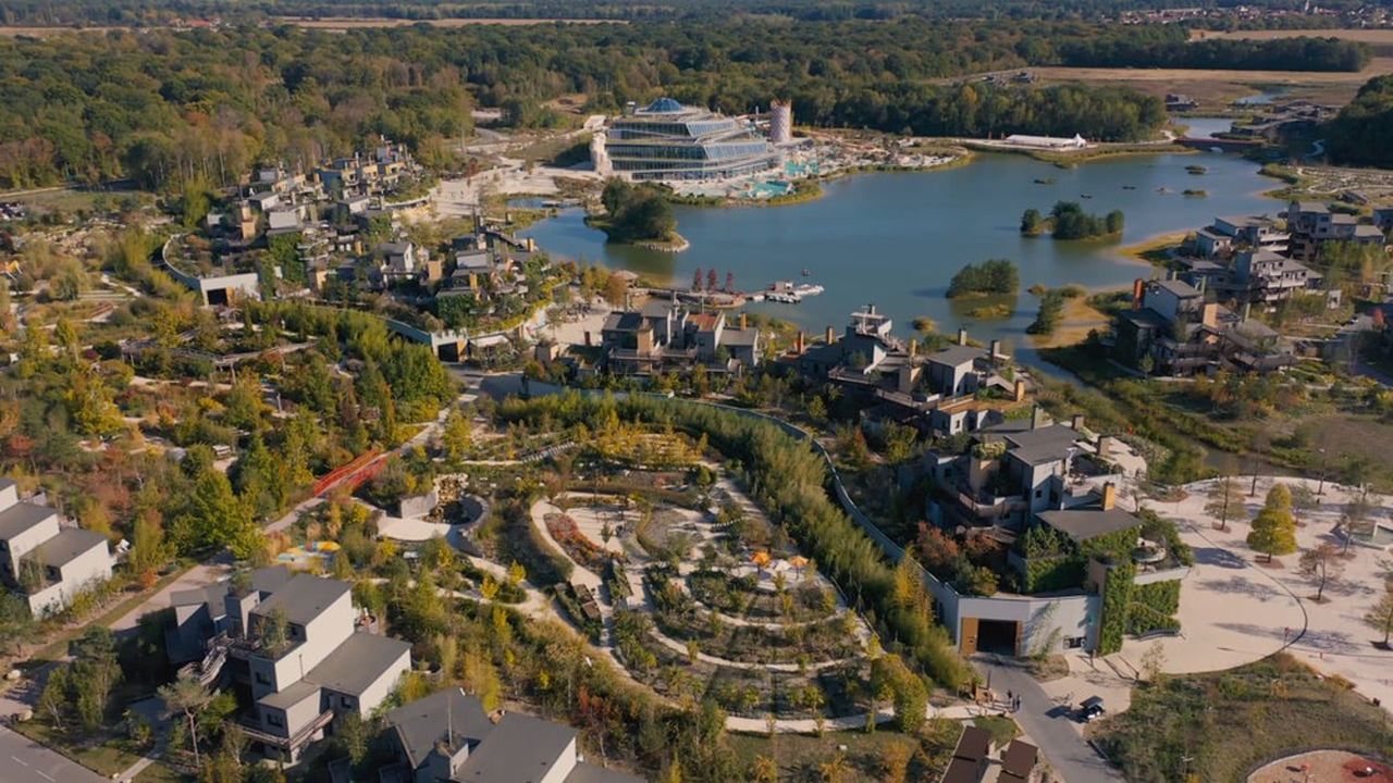 A l'instar des Center Parcs français, la date de réouverture du complexe Villages Nature, à proximité de Disneyland Paris, reste une inconnue pour Groupe Pierre & Vacances Center Parcs.