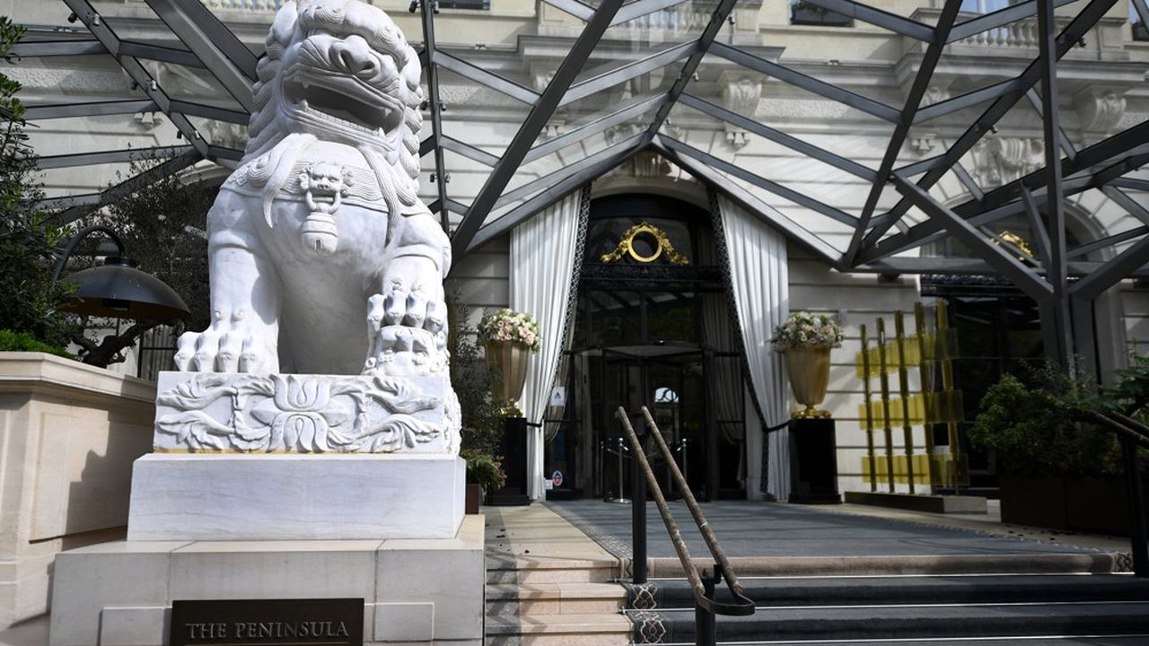 Figurant parmi les palaces français, l'établissement parisien de la chaîne chinoise Peninsula, codétenu par le Qatar, est fermé depuis la mi-mars. Une illustration du passage à vide qui n'en finit pas de l'hôtellerie de luxe parisienne.