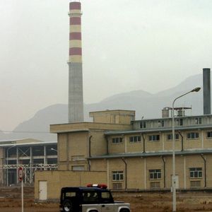 Selon un rapport de l'AIEA daté de 2015, Mohsen Fakhrizadeh dirigeait des recherches scientifiques explorant une utilisation militaire du nucléaire iranien.