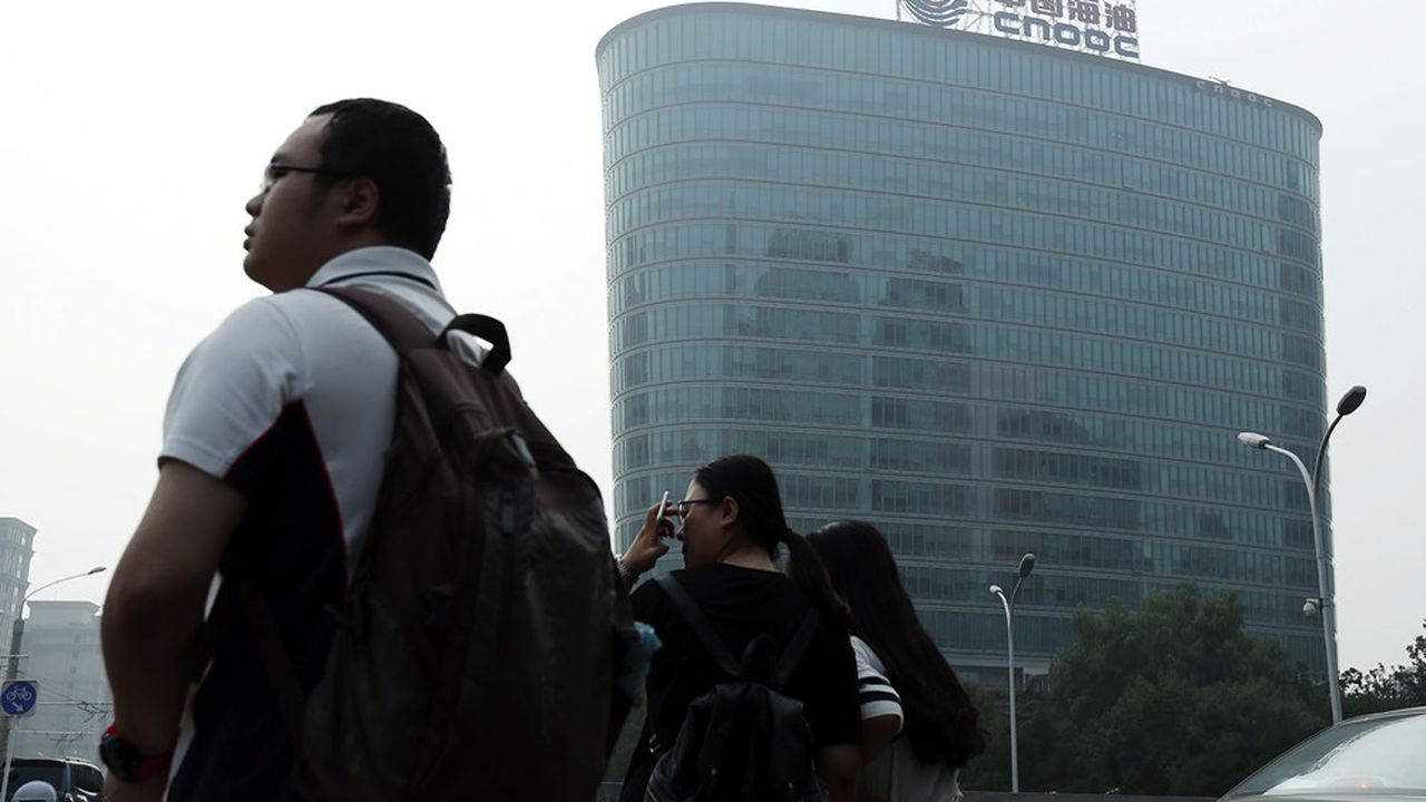 CNOOC, dont la filiale cotée à Hong est détenue à 16,5 % par des actionnaires américains, pourrait largement pâtir de son inscription sur la « liste noire ».