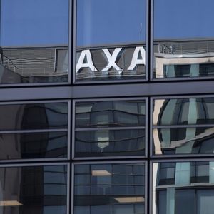 Le patron d'AXA France, Jacques de Peretti, a déclaré que son groupe regardait Aviva France « avec beaucoup d'intérêt ».