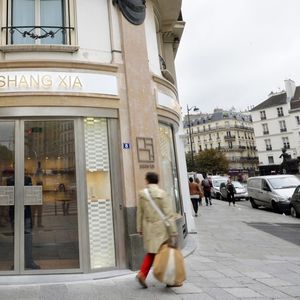Shang Xia a ouvert une seule boutique hors de Chine, à Paris en 2013.