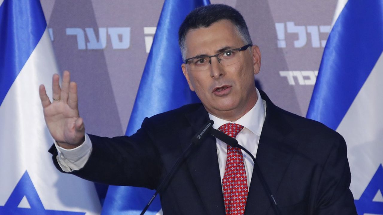 Guidéon Saar, élu député du Likoud en 2003 et ancien ministre de Benjamin Netanyahou, a démissionné de la Knesseth et annoncé la création d'un nouveau parti : Nouvel Espoir.