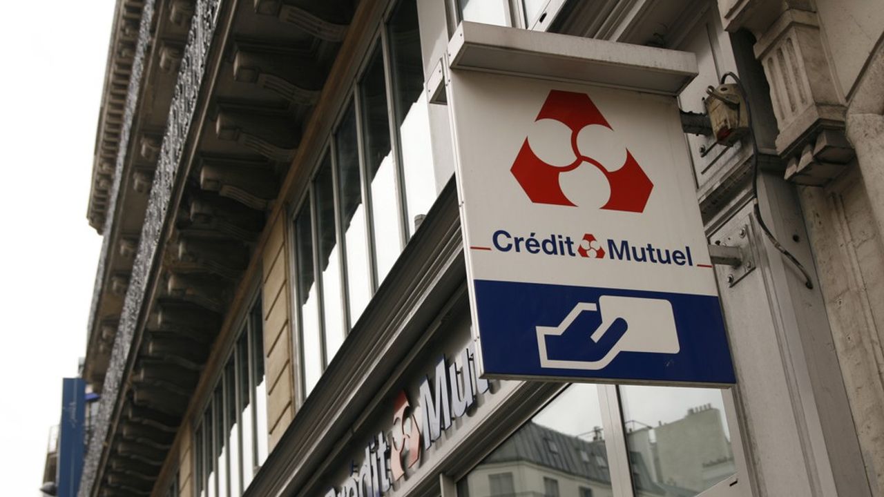 Crédit Mutuel Alliance Fédérale regroupe environ 4.000 agences en France sous deux enseignes différentes.