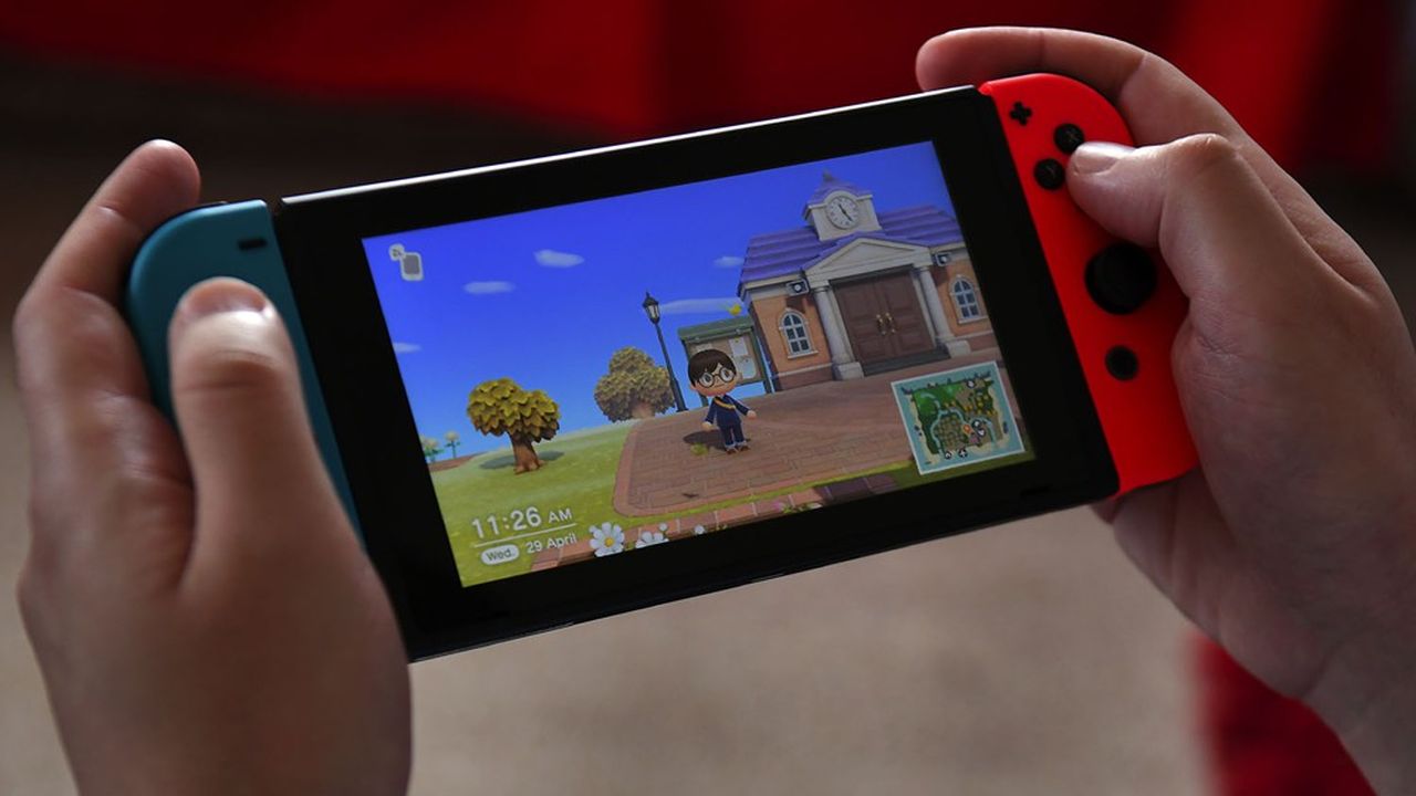 Cette année, Nintendo a rencontré un succès phénoménal avec le dernier volet de sa franchise Animal Crossing, un jeu de « simulation de vie en temps réel » où le joueur incarne des villageois sur une île peuplée d'animaux.