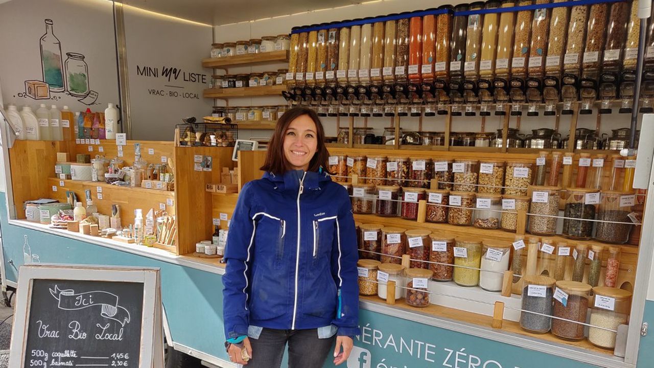 Clémentine, 36 ans, a créé son épicerie bio zéro déchet itinérante en Touraine, après avoir passé dix ans chez Red Bull.