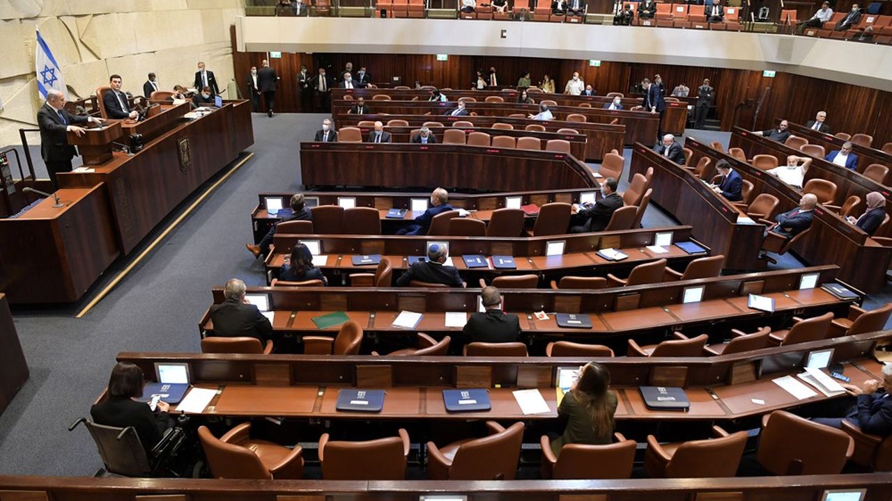 La Knesset, ici lors d'un discours du Premier ministre Benjamin Netanyahou en mai dernier, devrait se dissoudre ce mardi.
