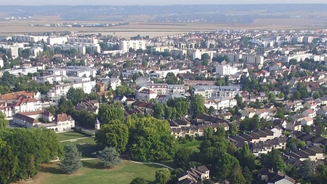 Les Clayes ayant rejoint la communauté d'agglomération de Saint-Quentin-en-Yvelines en 2.016, le PLU fait désormais partie du champ de compétences de l'intercommunalité.