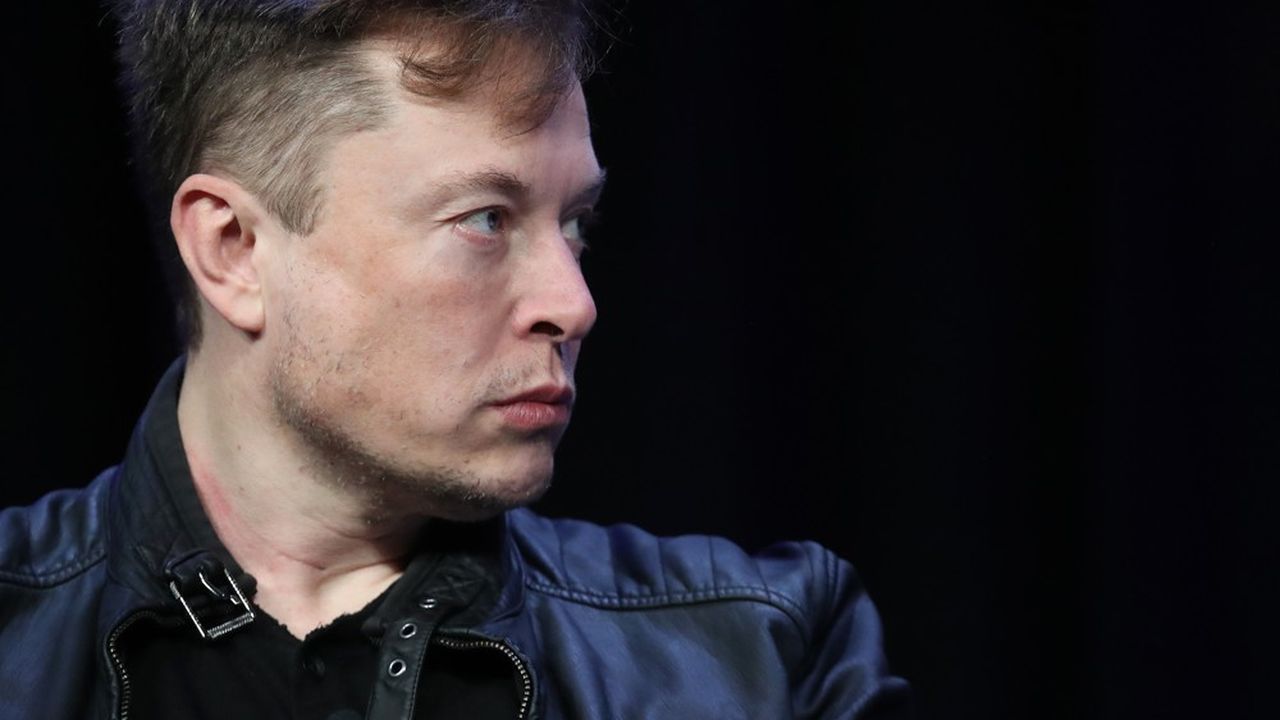 Elon Musk a affirmé s'être rapproché d'Apple il y a quelques années pour négocier une vente de Tesla. Mais le géant de Cupertino lui aurait claqué la porte au nez.