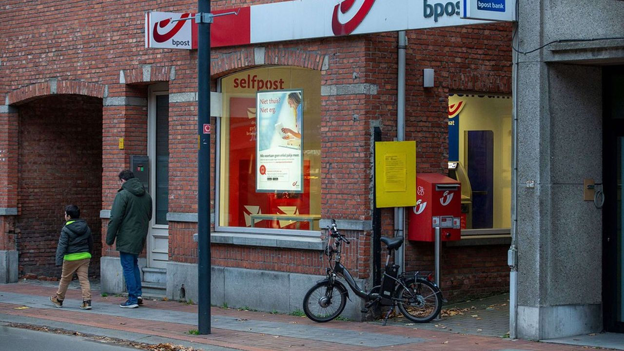 Bpost banque, dont le profil de clientèle ressemble à celui de La Banque Postale en France, est le dixième acteur du secteur en Belgique, avec environ 3 % de parts de marché.