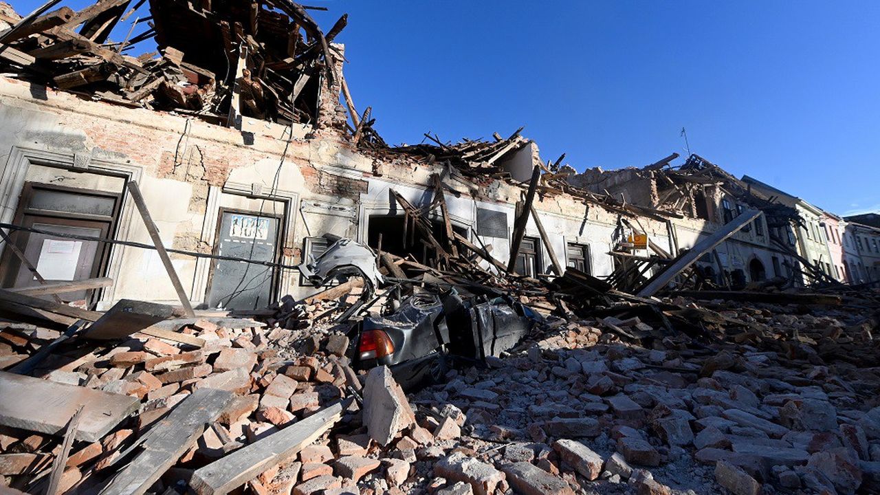 La ville de Petrinja, 20.000 habitants, a été particulièrement touchée par le séisme.