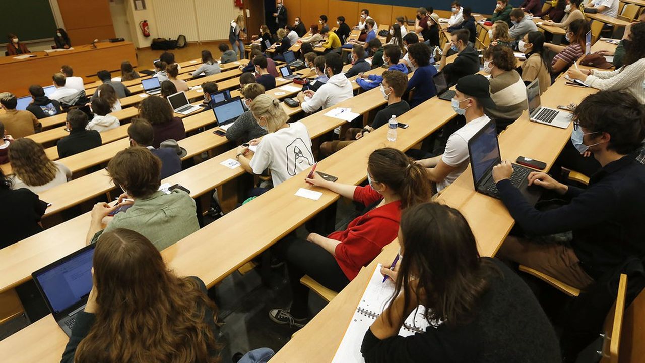 Covid Des Cours En Presentiel Pour Tous Les Etudiants Pas Avant Fevrier Les Echos