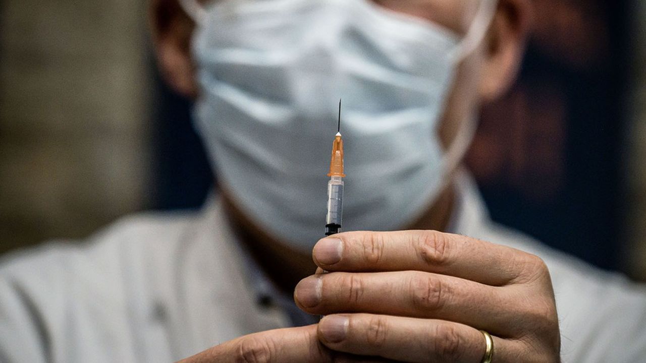 La campagne de vaccination prend du retard en France, par rapport à ses voisins européens.