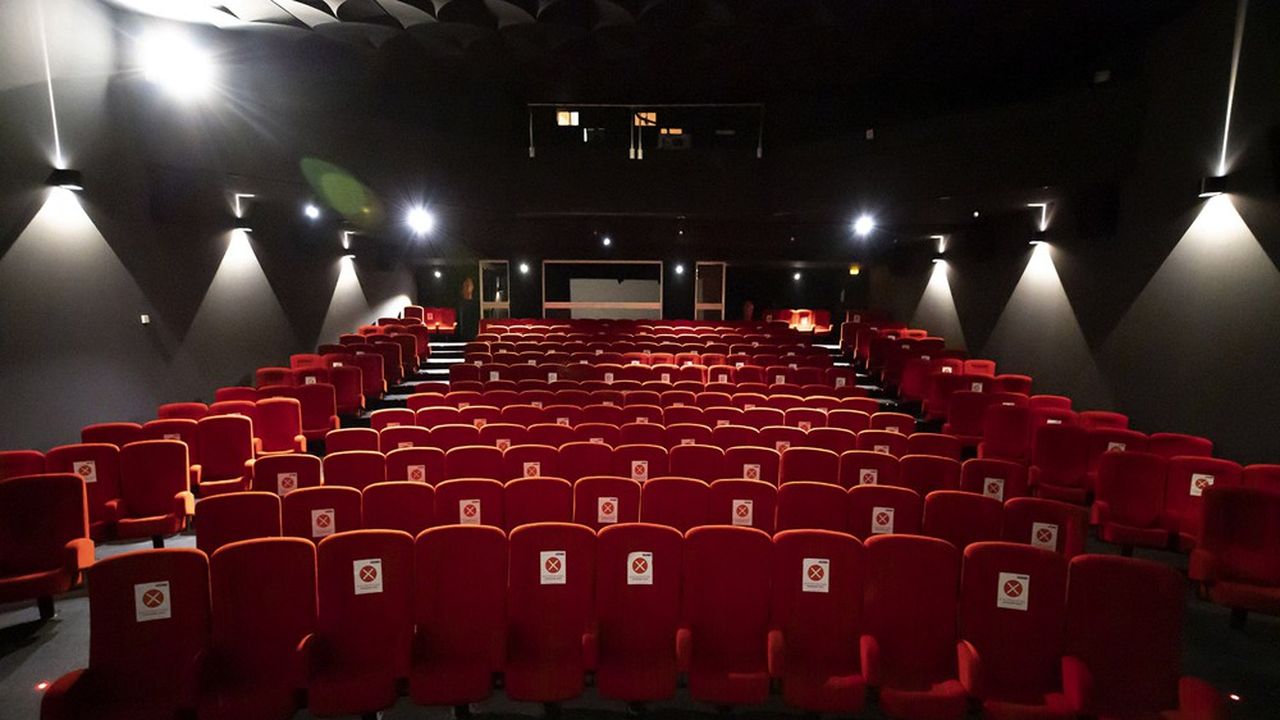 Le maire de Clichy, Rémi Muzeau, veut créer un centre culturel doté de trois salles de projection.
