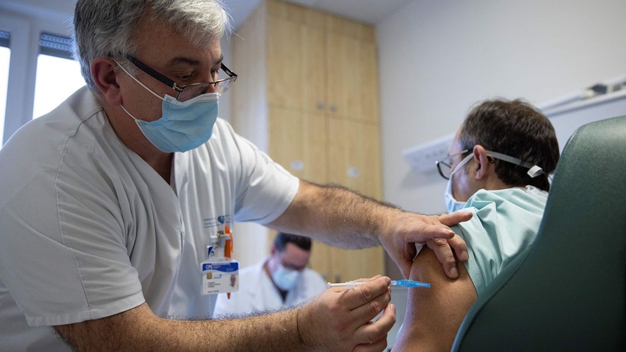 Les hôpitaux vaccinent à tour de bras. Les médecins libéraux craignent d'être moins bien servis en doses de vaccin.