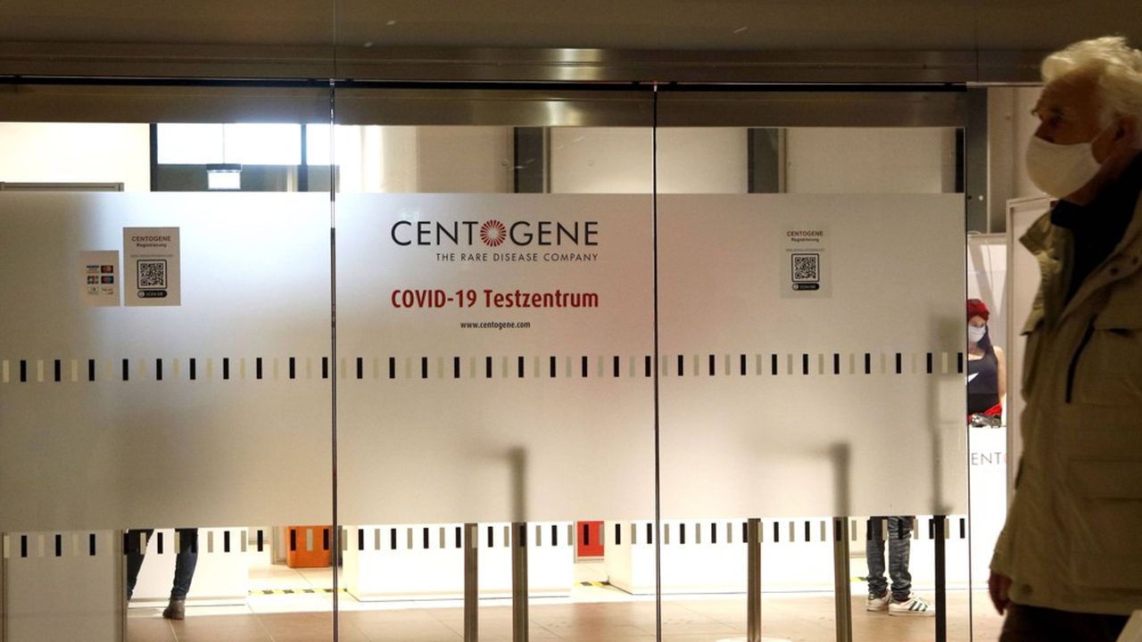L'Allemagne réclame des tests négatifs sur le Covid-19 aux voyageurs européens qui viennent de zones à risque. Ici, le centre de test Covid-19 de l'aéroport Willy Brandt de Berlin-Brandebourg.
