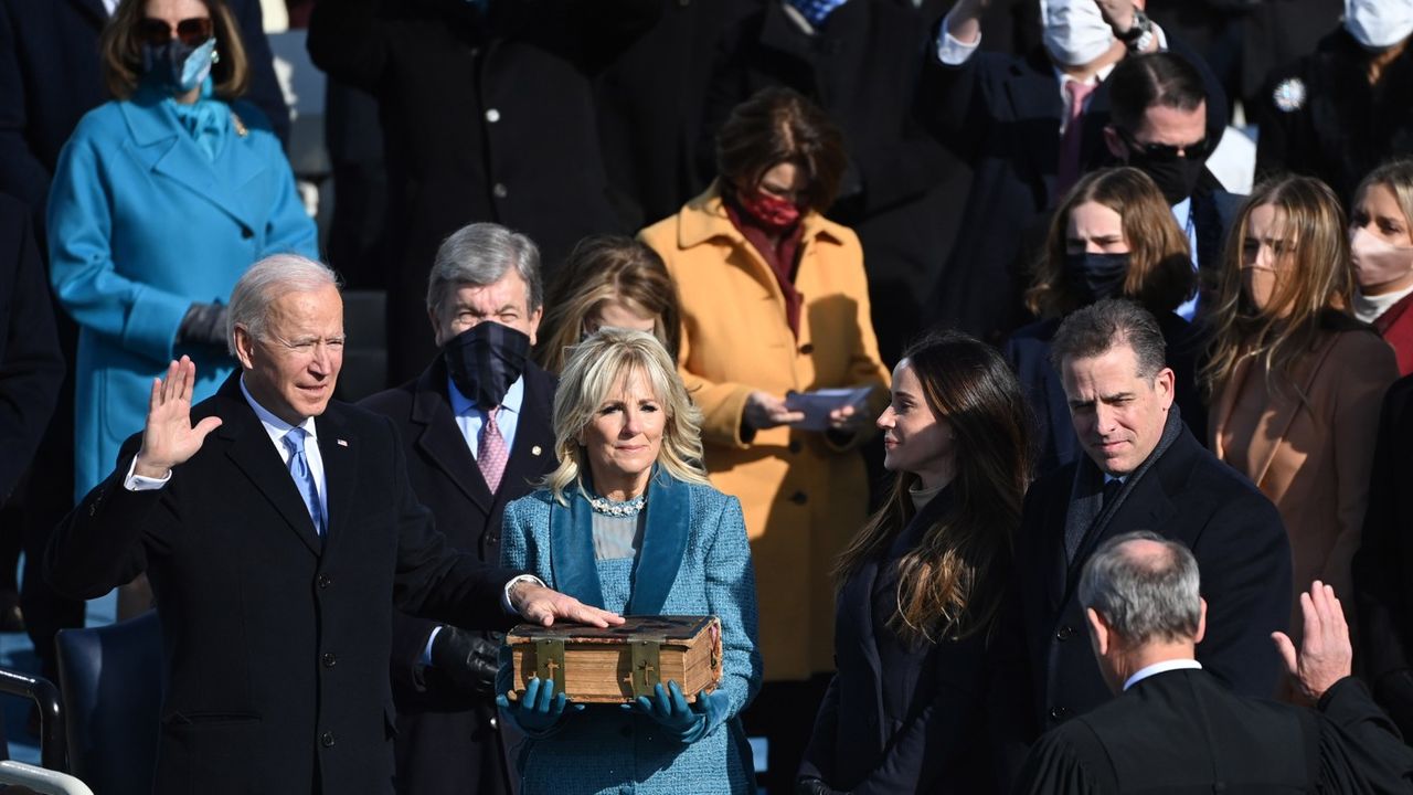 Joe Biden prête serment, et devient officiellement le 46ème président des Etats-Unis.