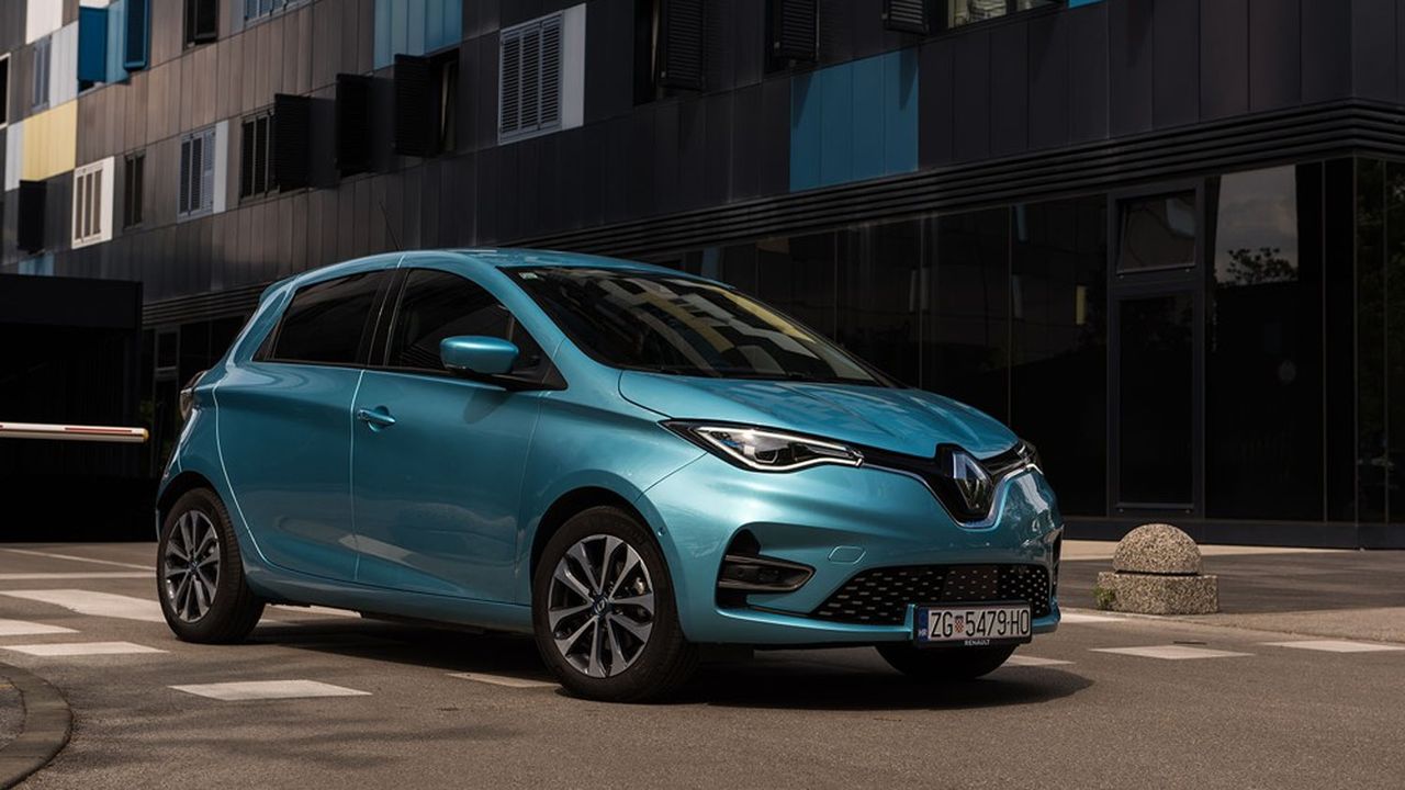 En 2020, avec plus de 97.000 exemplaires vendus, la ZOE de Renault a dépassé la Model 3 pour s'adjuger le titre de modèle 100 % électrique le plus vendu en Europe de l'Ouest.