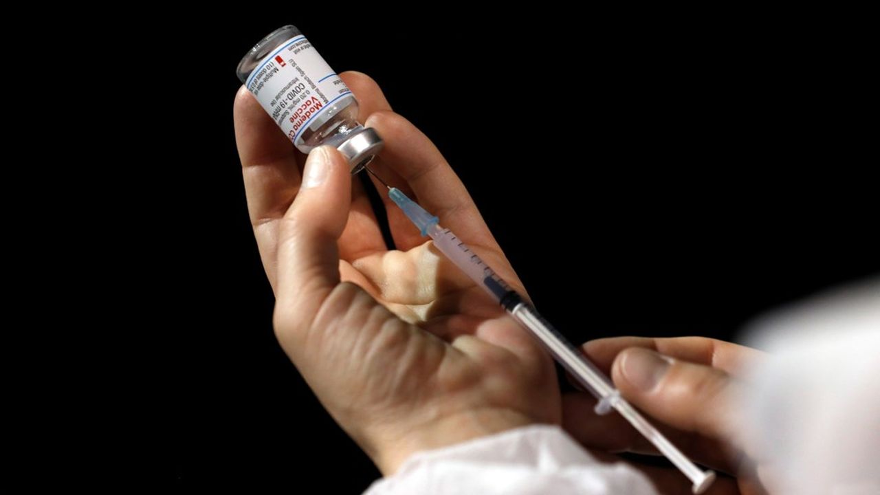 La vaccination à deux doses de 100 microgrammes chacune « devrait assurer une protection contre les nouvelles souches détectées à ce jour ».