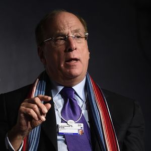 Larry Fink, le PDG de BlackRock, défend la neutralité carbone en 2050.