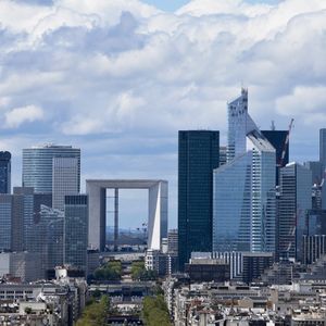 Le débat s'ouvre sur la place de Paris pour transposer la directive européenne sur l'insolvabilité des entreprises.