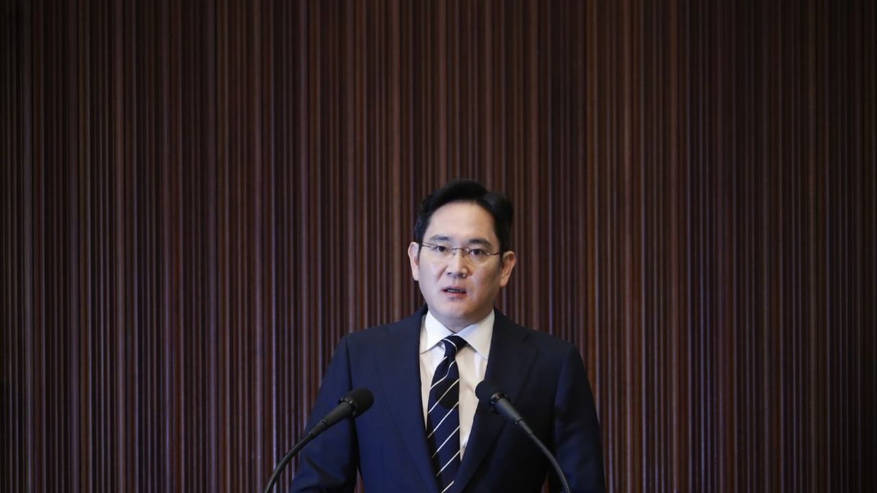 Samsung Electronics veut montrer que les déboires judiciaires de son grand patron Jay Y. Lee, incarcéré depuis mi-janvier, ne vont en rien handicaper le quotidien de l'entreprise.