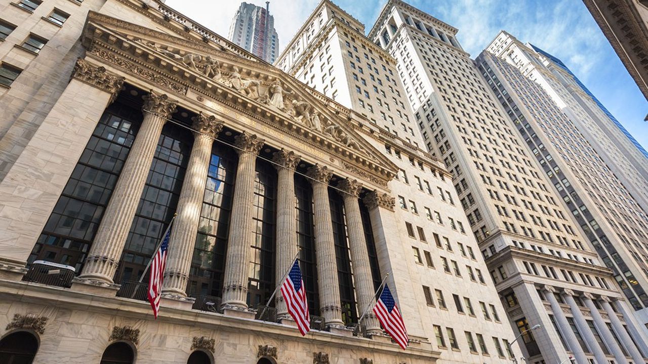 Extérieur de la Bourse de New York, la plus grande Bourse au monde par capitalisation boursière et le plus puissant institut financier mondial. Wall Street, Lower Manhattan, New York City, Etats-Unis.