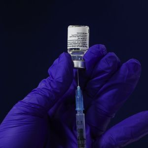 Novartis utilisera son site de fabrication aseptique de Stein, en Suisse, pour mettre en bouteille des doses du vaccin de BioNTech et Pfizer