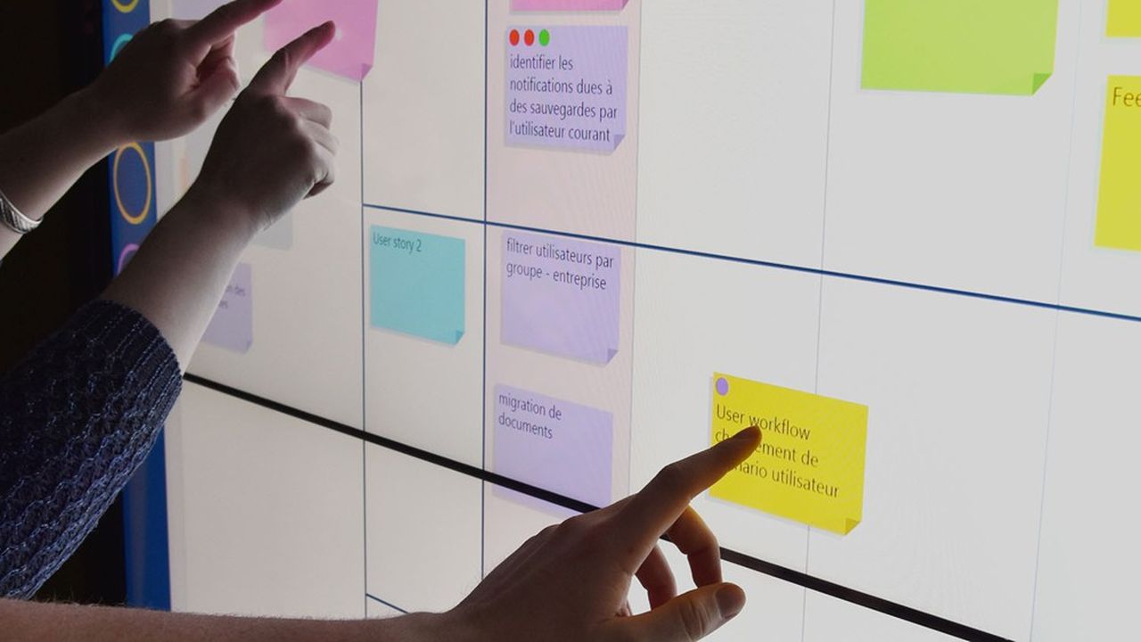 L'interface d'Ubikey permet de créer des projets entre des participants invités à interagir, en partageant des documents ou de simples annotations via un système de Post-it virtuels.
