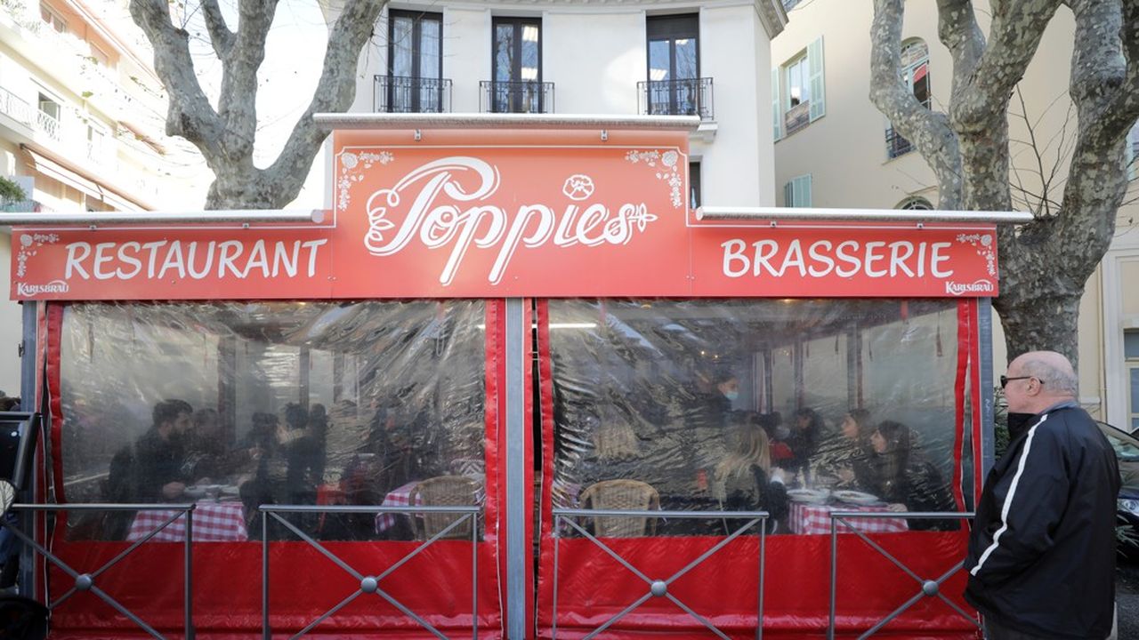 Le restaurant « Le Poppies » a rouvert à Nice pour protester contre les mesures de restriction.