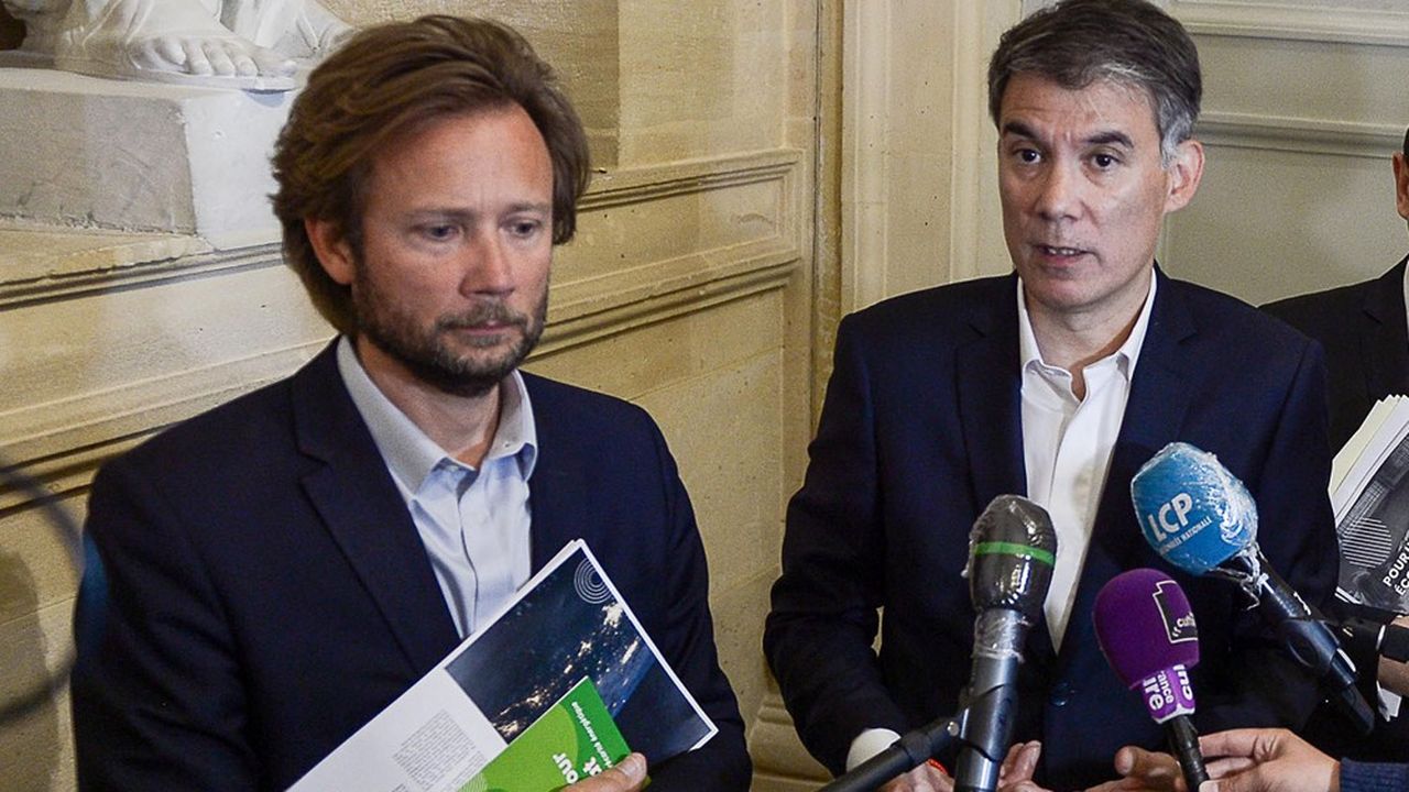 Boris Vallaud, porte-parole du PS et en charge du projet, et Olivier Faure, le premier secrétaire du parti.