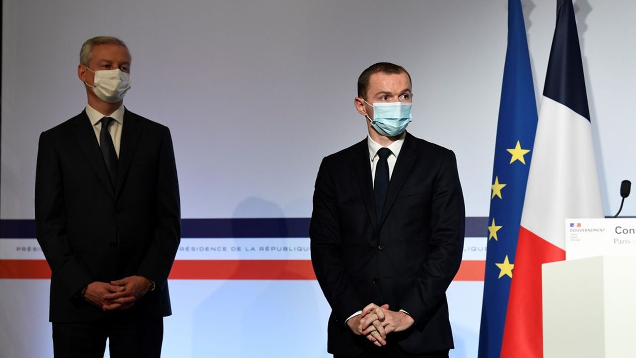 Le ministre de l'économie Bruno Le Maire (à gauche) et le ministre des Comptes publics Olivier Dussopt (à droite), en septembre 2020, à Paris.