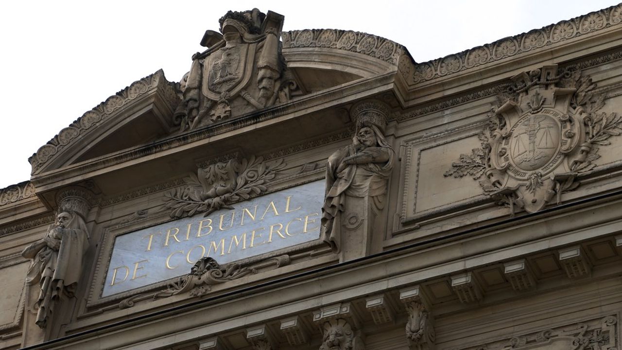 Le fronton du tribunal de commerce de Paris.