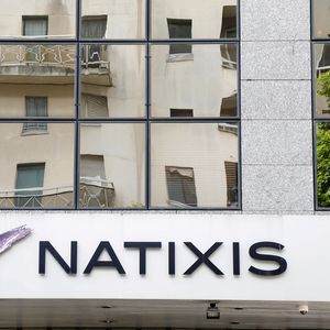 Le retrait de la cote de Natixis va coûter cher aux Banques Populaires et aux Caisses d'Epargne.