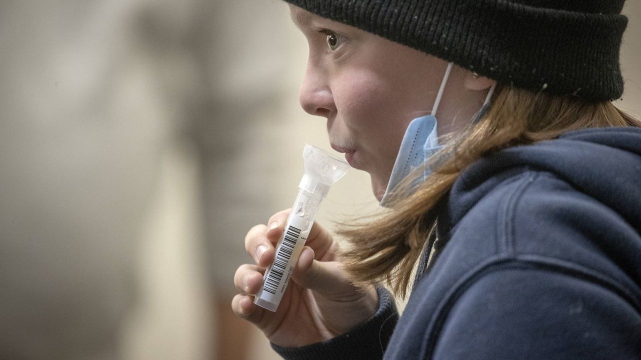 Covid : feu vert pour les dépistages salivaires d'ampleur à l'école