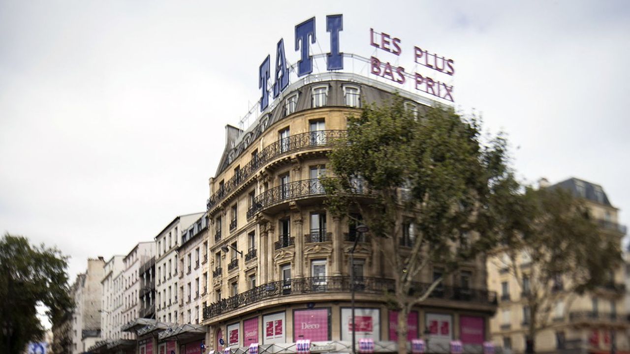 Le célèbre magasin Tati de Barbès fait partie de la première vague de l'appel à projets urbains innovants « Réinventer Paris » visant à transformer des bureaux en logements.