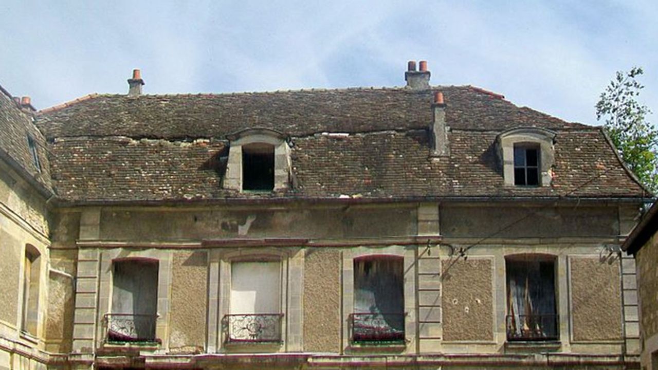 Au fil des ans, l'ancienne demeure du « receveur des tailles » de Magny-en-Vexin n'est pas loin d'être devenue une ruine.