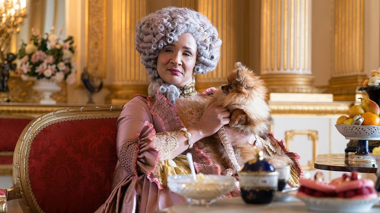 Golda Rosheuvel en reine Charlotte dans la série Bridgerton, la série de Netflix la plus regardée à ce jour