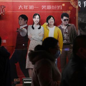 Après un démarrage moins explosif que « Detective Chinatown 3 », le long-métrage « Hi Mom » l'a rattrapé depuis et les deux films totalisent désormais 620 millions de dollars de recettes en Chine, selon Comscore.