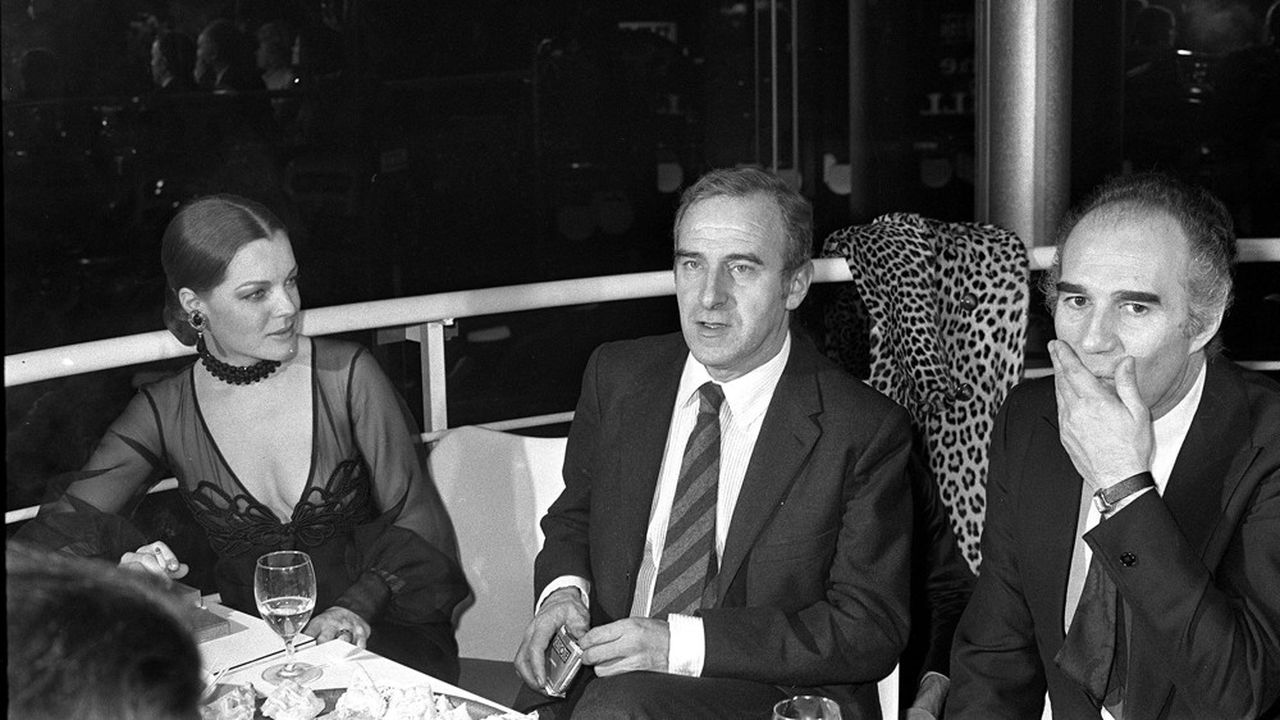 Claude Sautet, en 1970, entouré des deux vedettes des « Choses de la vie », Romy Schneider et Michel Piccoli.