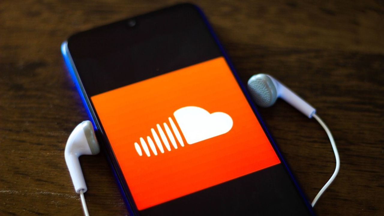 En février 2020, SoundCloud avait annoncé avoir réalisé une levée de fonds de 75 millions de dollars auprès de SiriusXM, un groupe contrôlé par le magnat des télécoms américains John Malone.