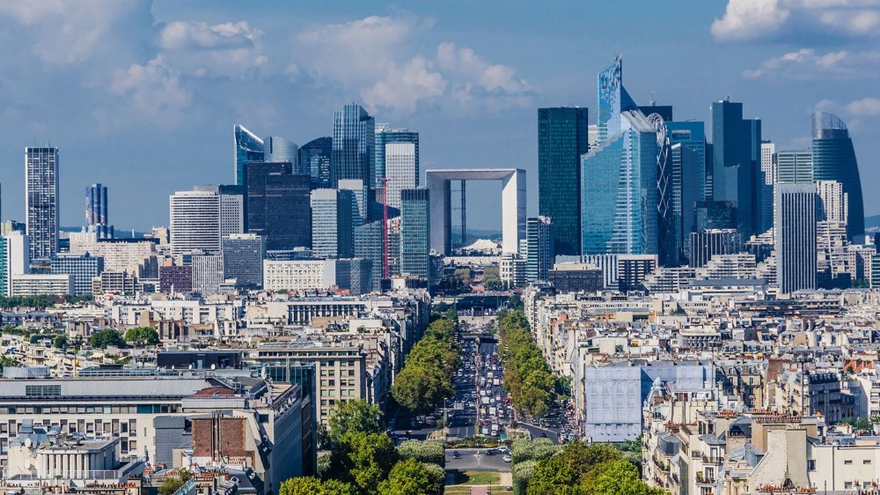 Les profits des grandes entreprises françaises ont plongé d'environ 51 % l'année dernière, selon un décompte réalisé par le cabinet PwC.