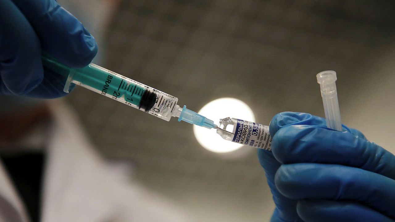 Le vaccin Spoutnik V aurait une efficacité de près de 92 % contre les formes symptomatiques du virus, selon une étude publiée en février par « The Lancet ».