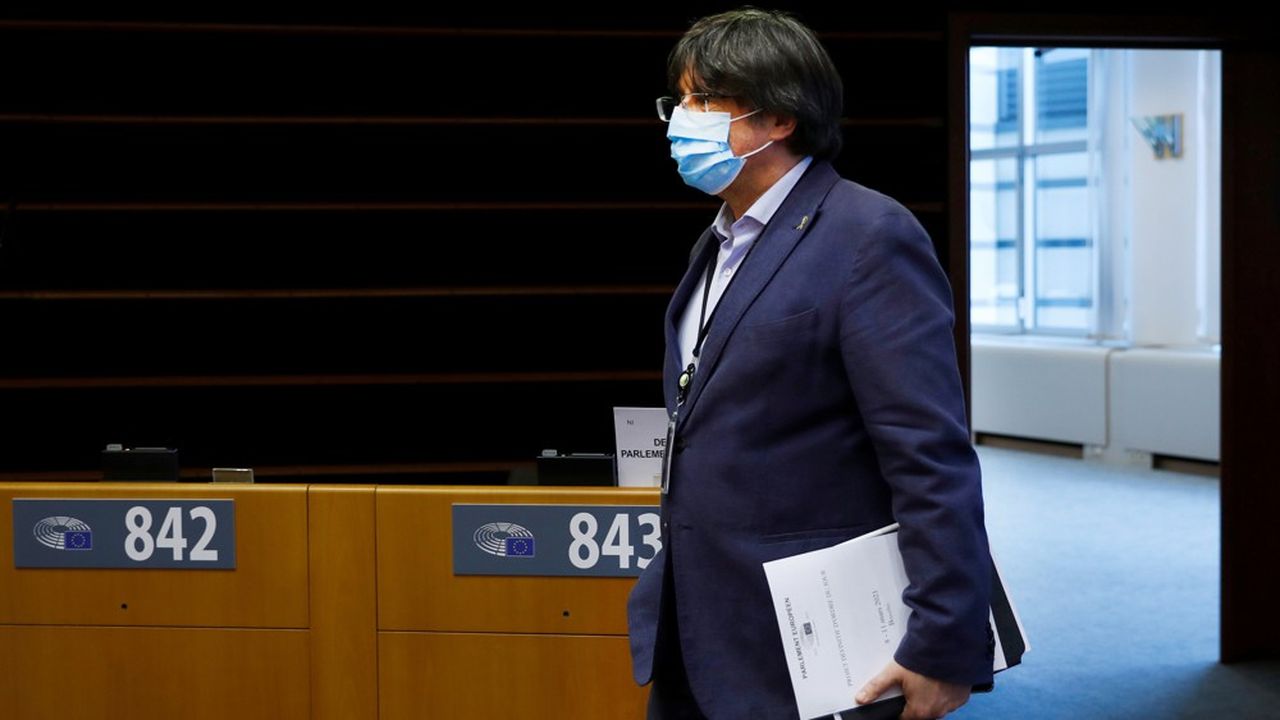 Le Parlement européen a levé, mardi, l'immunité de l'eurodéputé et ex-président de la région Catalogne, Carles Puigdemont, réclamée par l'Espagne pour sa tentative de sécession en 2017.