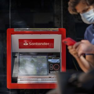 Santander estime que son litige avec AXA est en phase « très initiale »