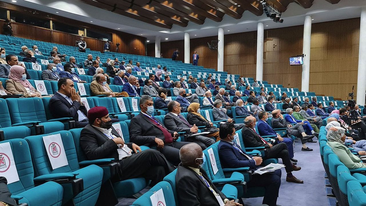 Les députés libyens, au nombre de 132 sur un total de 188, ont été réunis pour la première fois depuis des années dans la ville de Syrte pour accorder la confiance au Premier ministre désigné Abdelhamid Dbeibah.