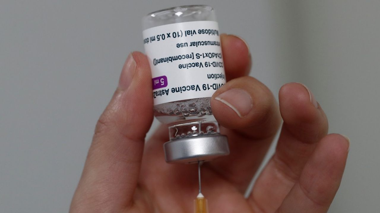 Bruxelles a commandé plus de 300 millions de doses pour le premier semestre 2021 du vaccin développé par le groupe pharmaceutique anglo-suédois.
