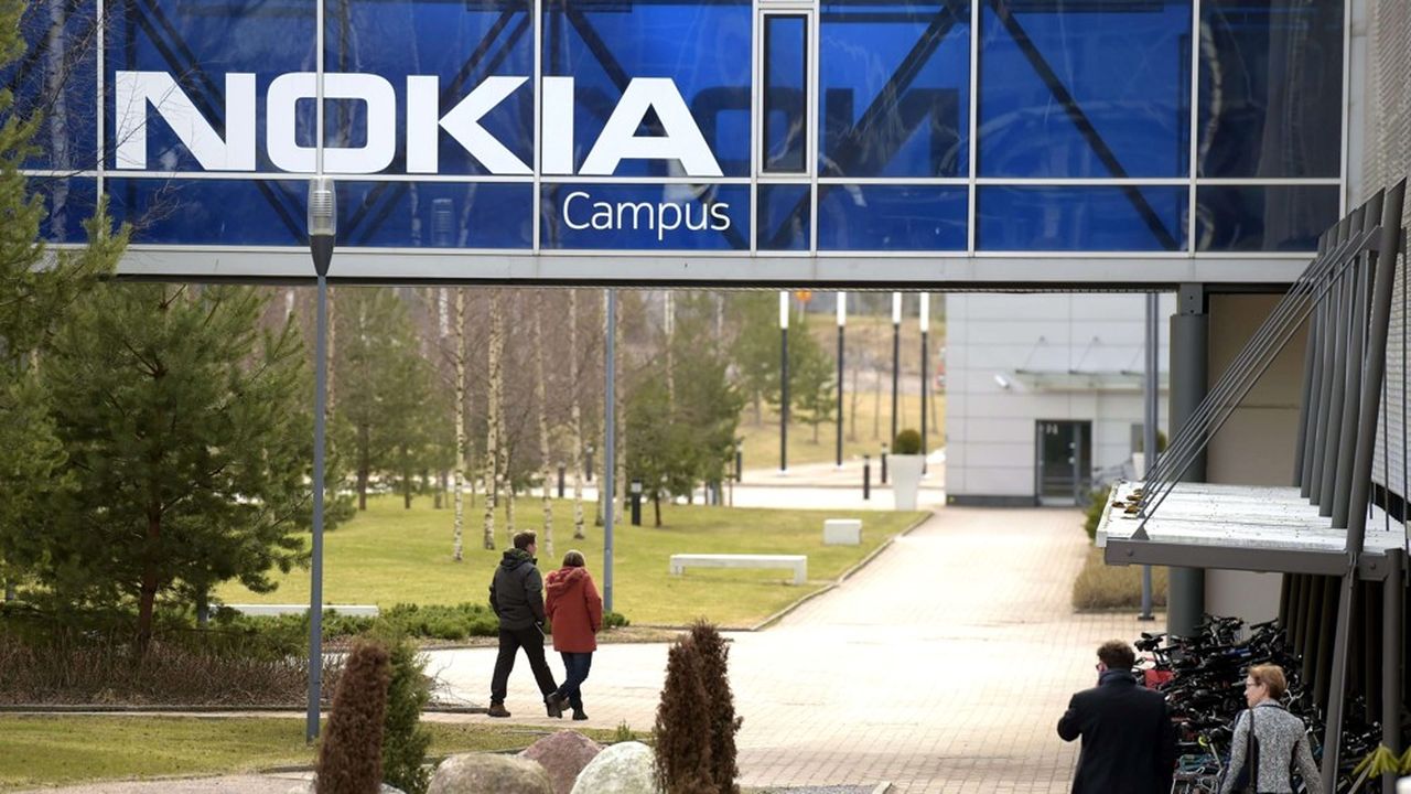Nokia a dévoilé mardi une réorganisation d'ampleur prévoyant la suppression de 5.000 à 10.000 postes sur un total de 90.000.