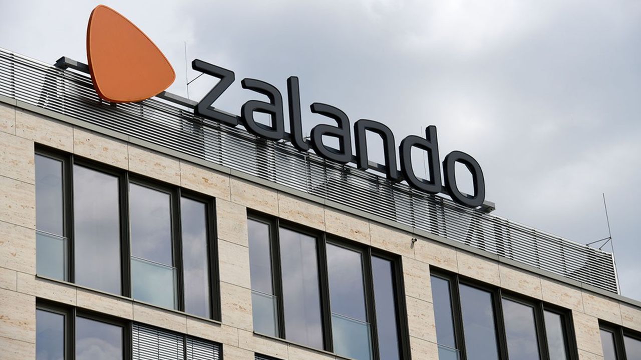 Zalando a encore monté la barre mardi, annonçant viser une hausse comprise entre 24 % et 29 % de son chiffre d'affaires en 2021, soit l'équivalent de 9,9 milliards à 10,3 milliards d'euros.